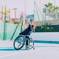 Österreichischer Rollstuhltennisspieler Nico Langmann in Aktion
