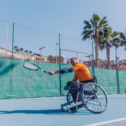 Österreichischer Rollstuhltennisspieler Thomas Flax in Aktion